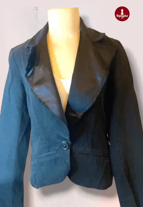 Blazer Feminino Casual Melt London em Preto com Gola Ampla em Cetim - brechó