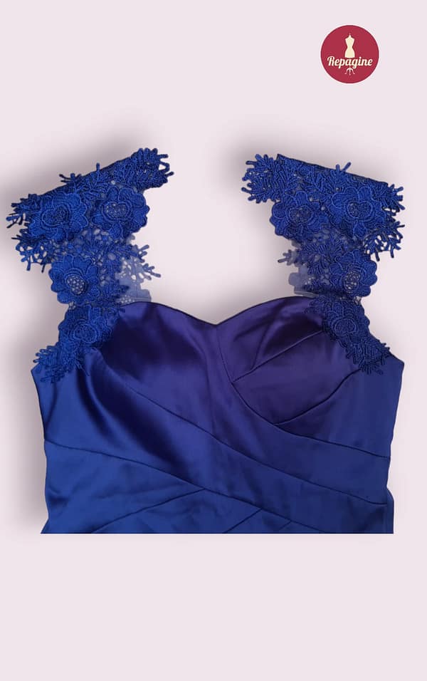 vestido curto azul marinho de cetim com renda e tule marca mottive - brechó (208003) - Image 2