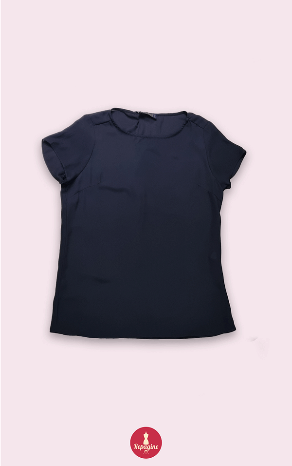 blusa preta artmaia: versatilidade e elegância em uma única peça - (brechó) 222003