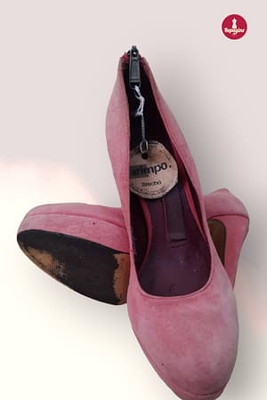 Sapato Scarpin meia pata de couro nobuck rosa - brechó