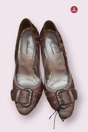 sapato bailarina marrom: despojado, elegante e versátil - (brechó) vilagalvãofivelaamassado