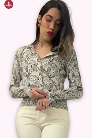 Cardigan estampa paisley com fundo nude e riscos marrom da canal | mcc006a #brechó