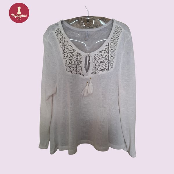 Blusa em malha de lã offwhite com desenho na trama do decote #brechó
