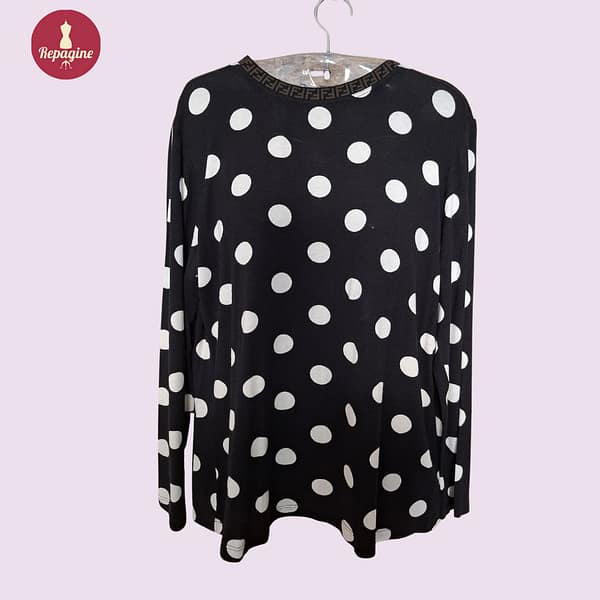 Blusa em malharia preto com Poá branca, manga longa da marca La Qualité by Pima Donna- brechó